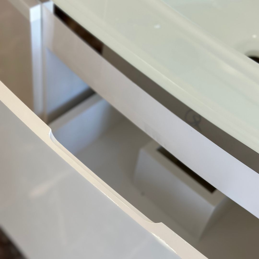 40'' Trieste asymmetrical white with silver vanity