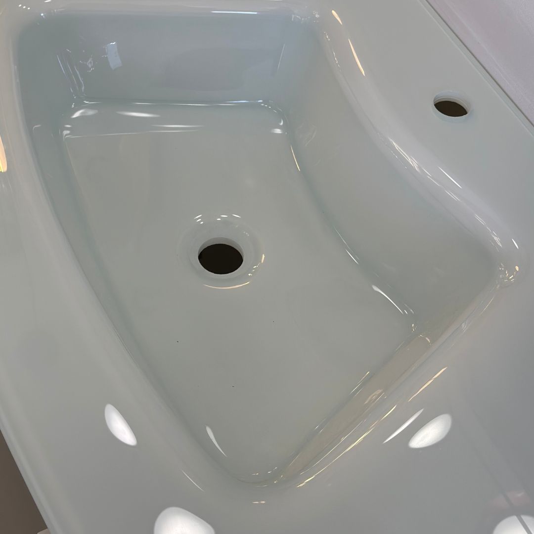 40'' Trieste asymmetrical white with silver vanity